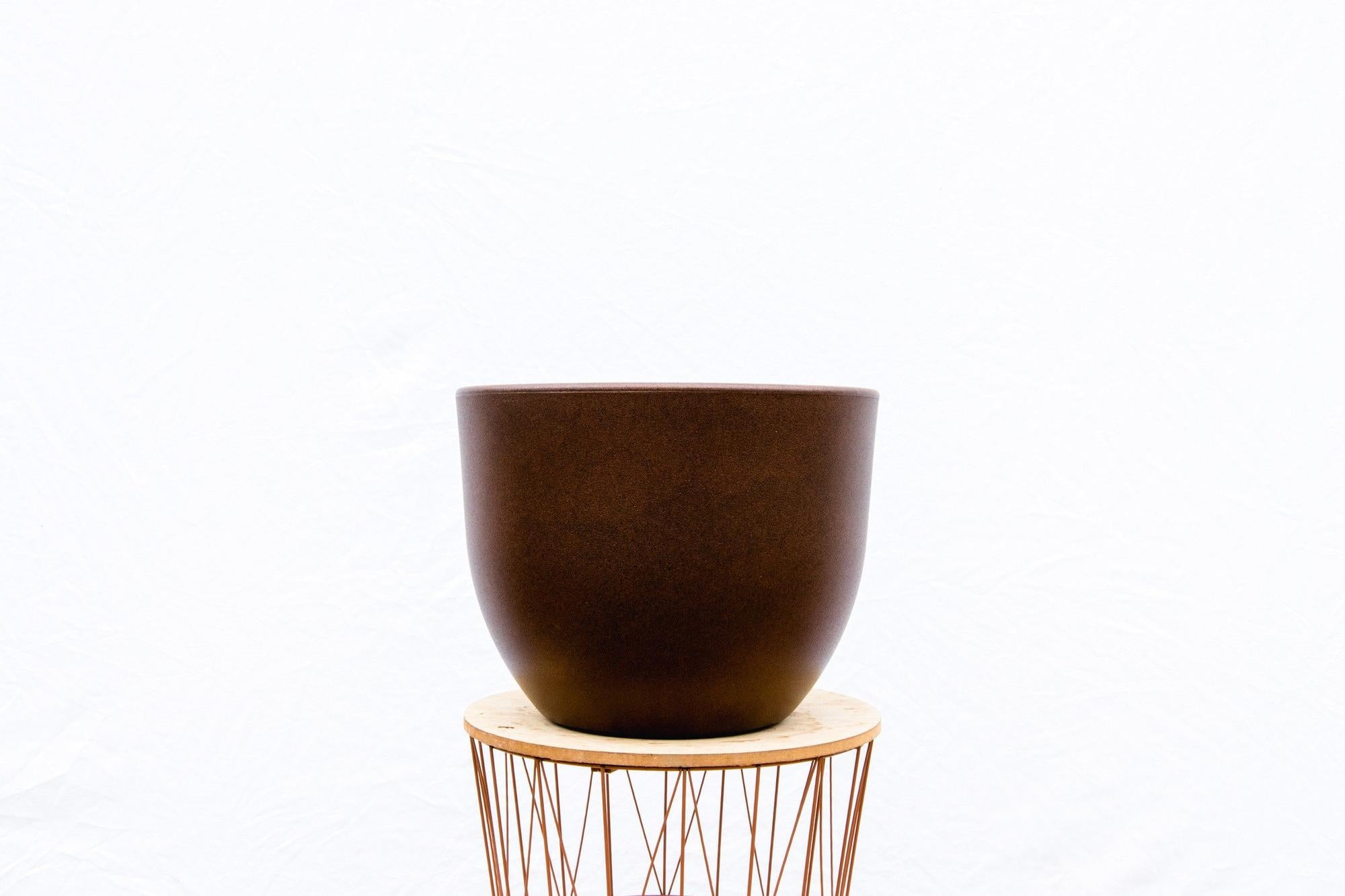 Pot Eggy - bronze - Ø65cm - ↕51cm